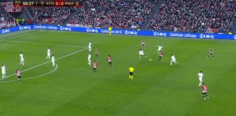 周琦晒与赵睿&翟晓川&方硕合照：又是一年新赛季