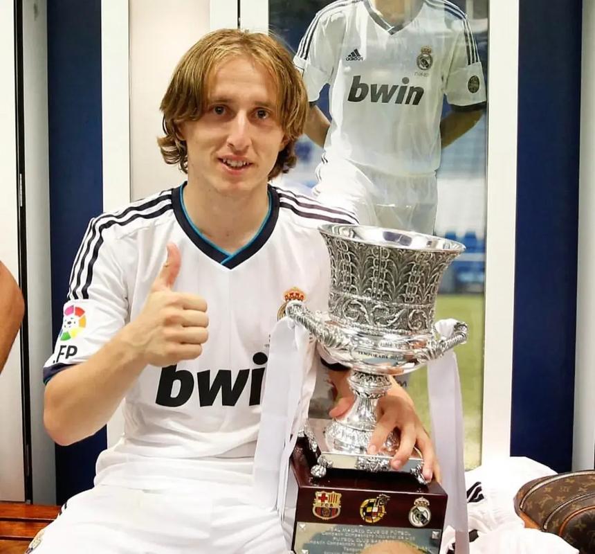 拉奎尔罗德里格斯对决妮琪贝拉引关注